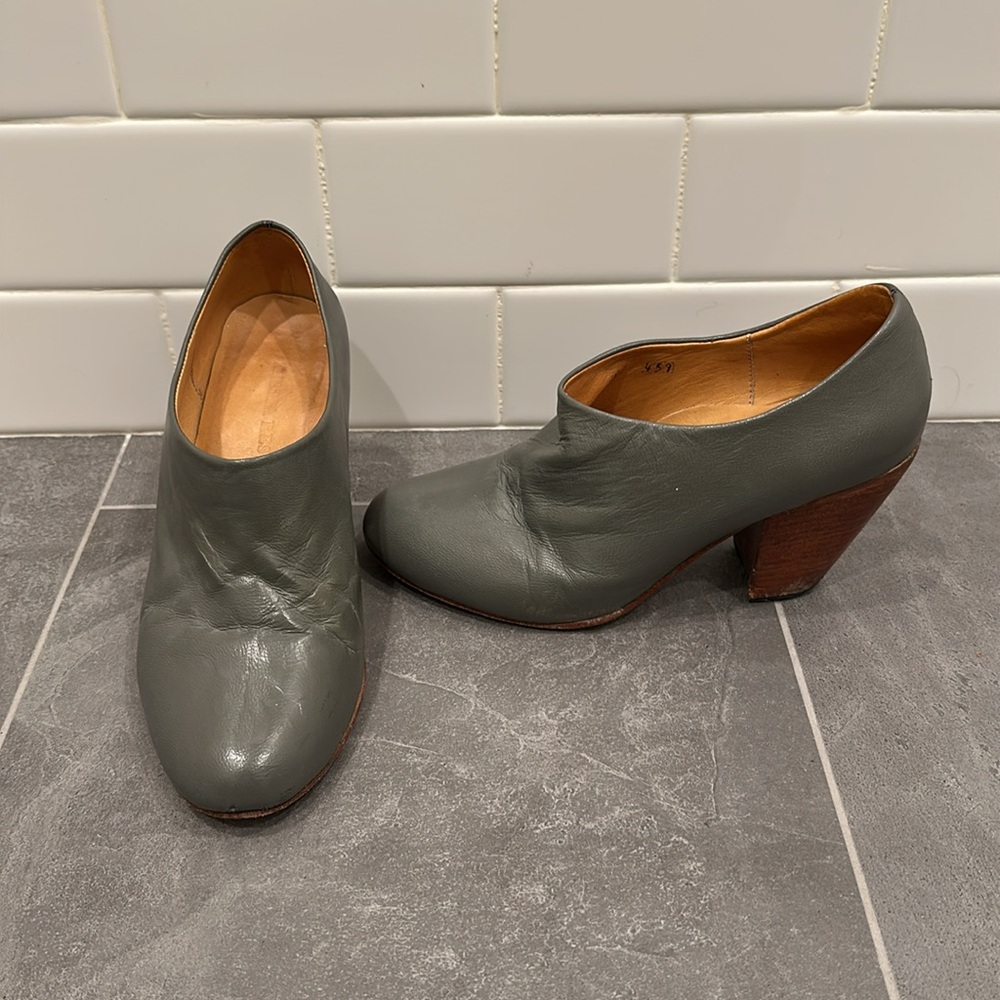 Dieppa Restrepo Leather Heels